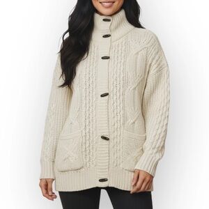 American EagleCozy Cream Cable Knit Sweater
